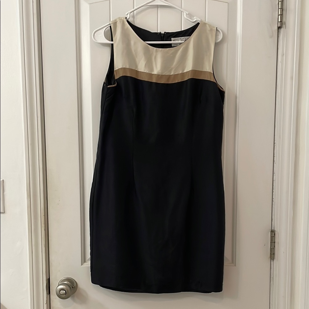 Victoria Holley 💯 silk size 8P Elegant Black and Cream Dress